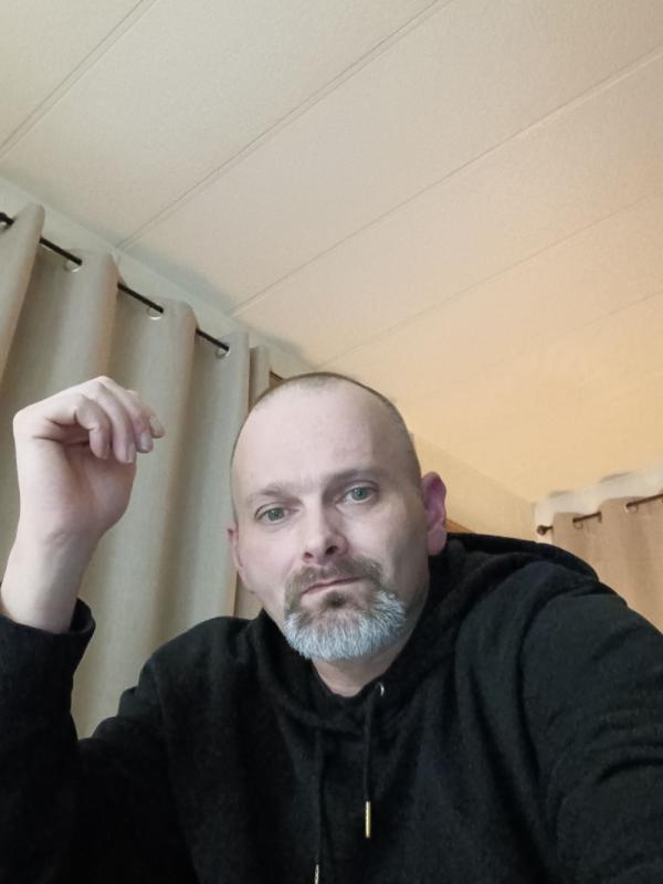 Leo man 47 in tumwater washington uptown date free online dating